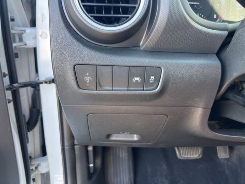 Used 2021 Hyundai Kona SE AWD/4WD image 15