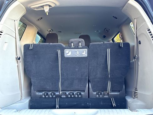 Used 2021 Chrysler Voyager L image 26