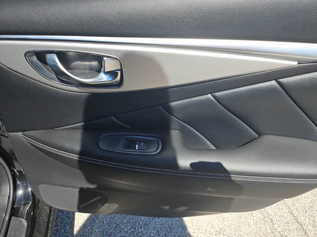 Used 2023 INFINITI Q50 Luxe w/ Cargo Package RWD image 15