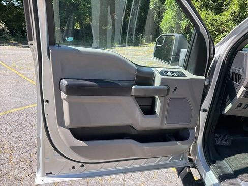 Used 2017 Ford F150 XLT w/ Equipment Group 301A Mid RWD image 20
