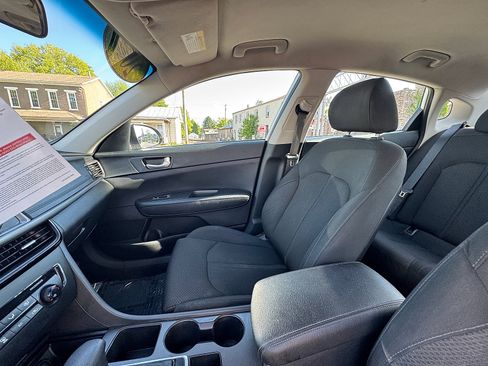 Used 2017 Kia Optima LX FWD image 10