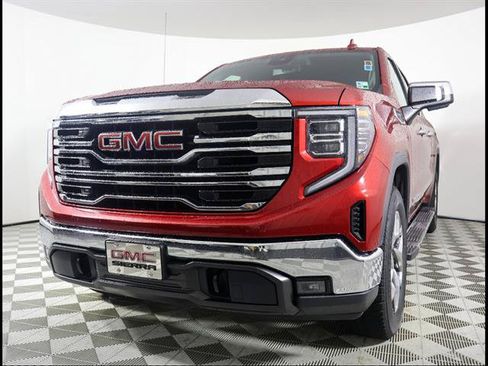 Used 2023 GMC Sierra 1500 SLT w/ SLT Premium Package RWD image 2