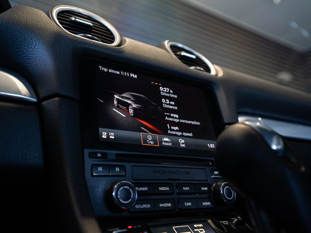 Certified 2017 Porsche 718 Cayman S RWD image 18