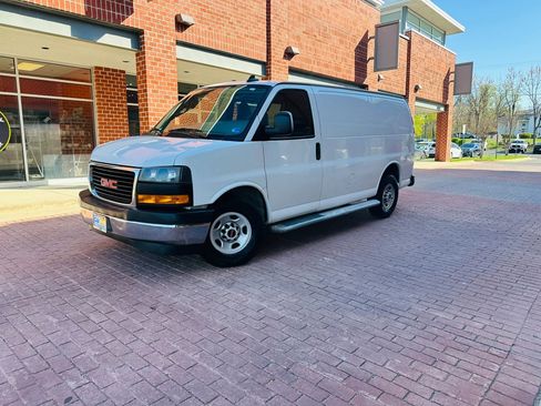 Used 2019 GMC Savana 2500 w/ Driver Convenience Package image 2