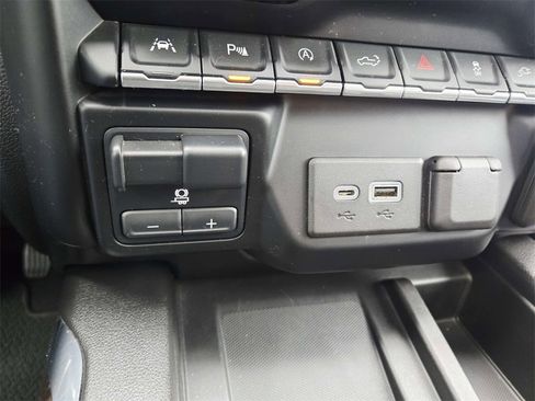 Used 2020 GMC Sierra 1500 Denali w/ Technology Package image 38