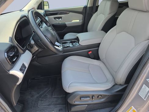 Used 2025 Honda Pilot EX-L image 11