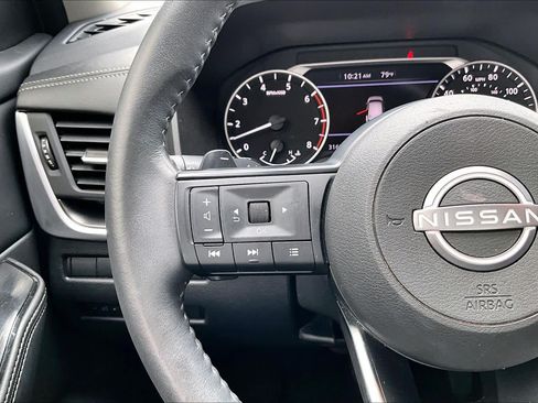 Used 2024 Nissan Rogue SV w/ SV Premium Package AWD/4WD image 22