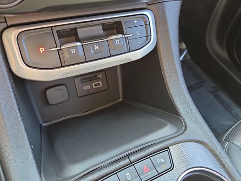 Used 2023 GMC Acadia SLT w/ Elevation Edition image 39