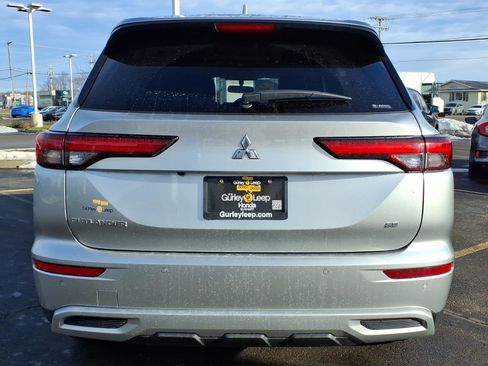 Used 2024 Mitsubishi Outlander SE image 10