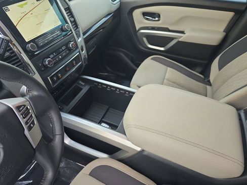 Used 2021 Nissan Titan SV w/ SV Convenience Package image 27