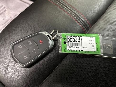 Used 2023 Chevrolet Traverse RS image 28