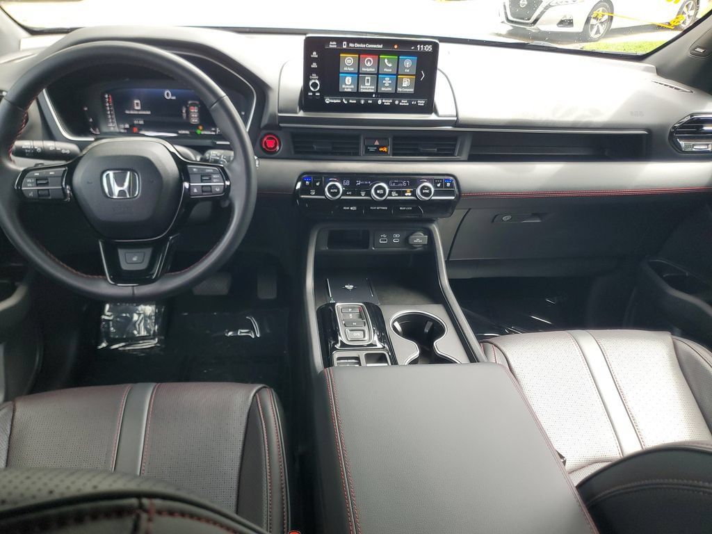 Used 2025 Honda Pilot Black Edition image 12