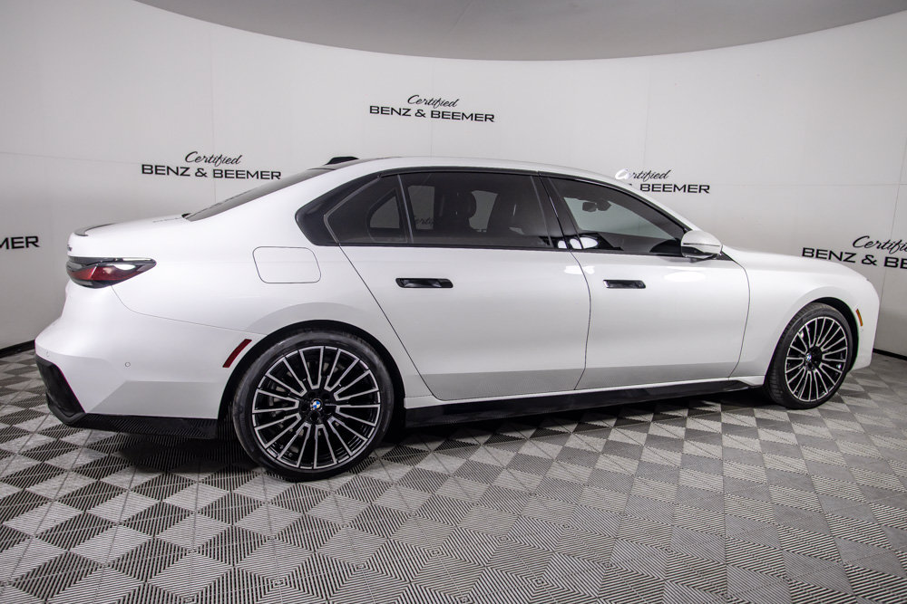 Used 2025 BMW 740i RWD image 4