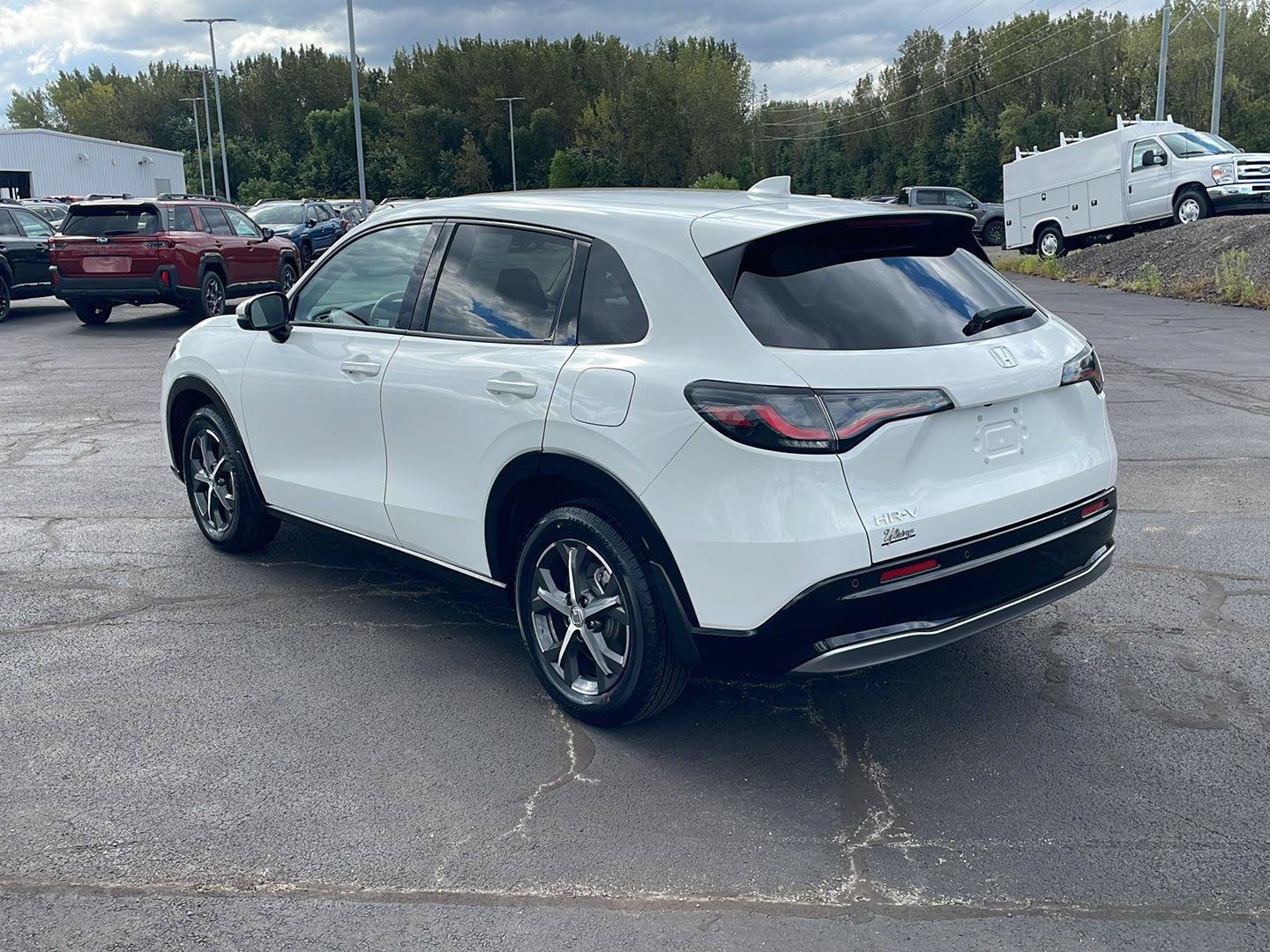 Used 2024 Honda HR-V EX-L image 3