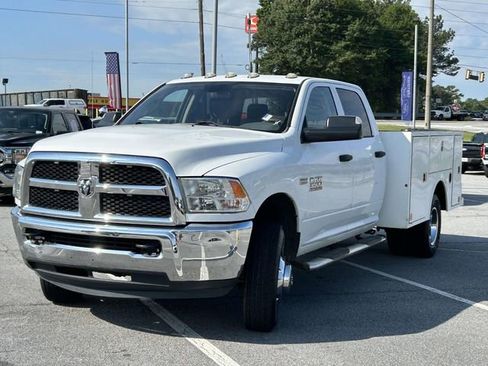 Used 2018 RAM 3500 Tradesman w/ Chrome Appearance Group RWD image 6