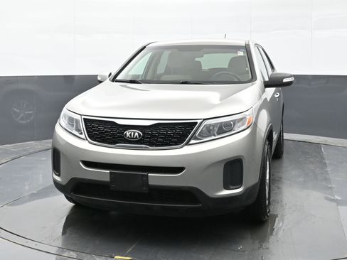 Used 2014 Kia Sorento LX image 4