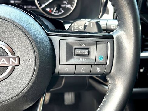 Used 2024 Nissan Pathfinder SL w/ SL Premium Package FWD image 17