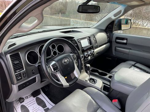 Used 2016 Toyota Sequoia Limited image 29