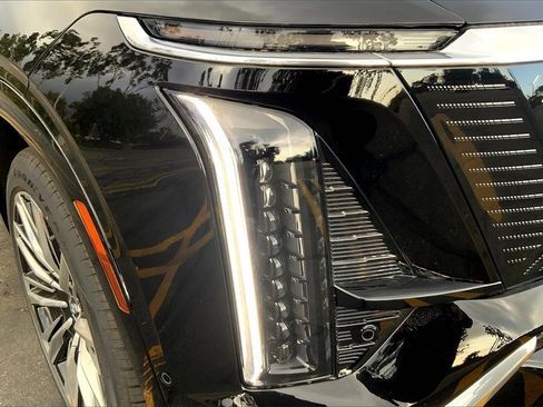 New 2026 Cadillac Vistiq Premium Luxury image 14