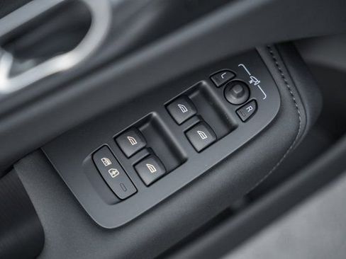 New 2026 Volvo XC60 B5 Plus w/ Protection Package Premier image 39