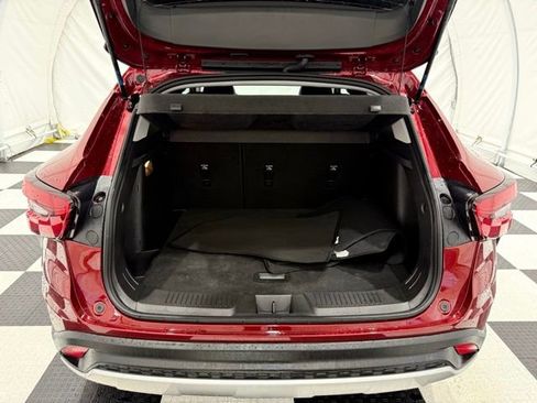 Used 2025 Chevrolet Trax LT image 4