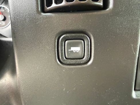 Used 2019 Chevrolet Express 2500 w/ Driver Convenience Package RWD image 30