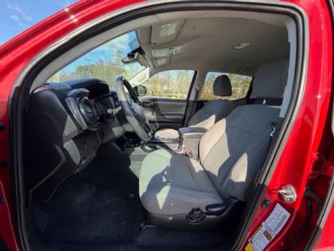 Used 2020 Toyota Tacoma SR w/ SR Convenience Package image 10