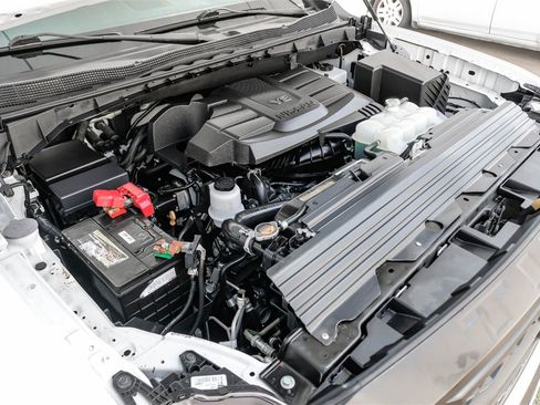 Used 2024 Nissan Titan PRO-4X w/ Pro-4x Convenience Package image 61