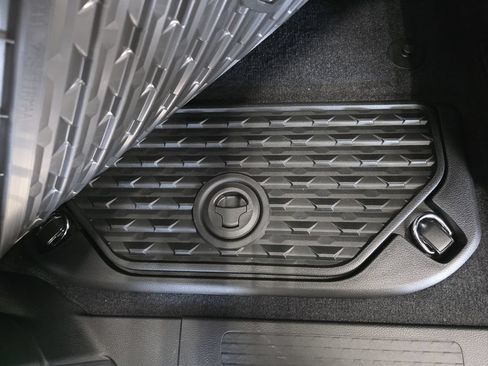 New 2026 RAM 1500 Laramie AWD/4WD image 25