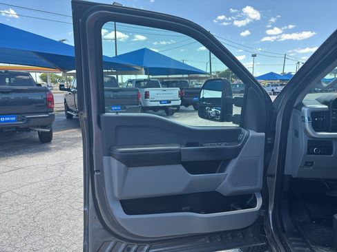 Used 2023 Ford F350 XLT AWD/4WD image 12