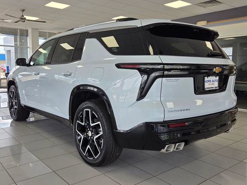 New 2026 Chevrolet Traverse High Country FWD image 3