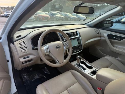 Used 2018 Nissan Altima 2.5 SL w/ 2.5 SL Technology Package FWD image 7