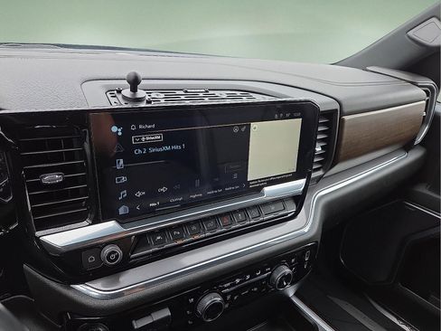 Certified 2023 Chevrolet Silverado 1500 High Country w/ Technology Package image 16