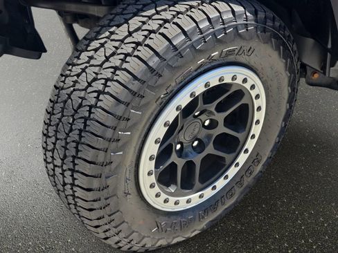 Used 2018 Jeep Wrangler Unlimited Sahara AWD/4WD image 34