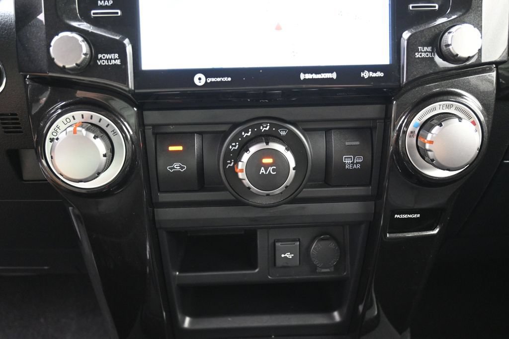 Used 2021 Toyota 4Runner Venture w/ Moonroof Package AWD/4WD image 23