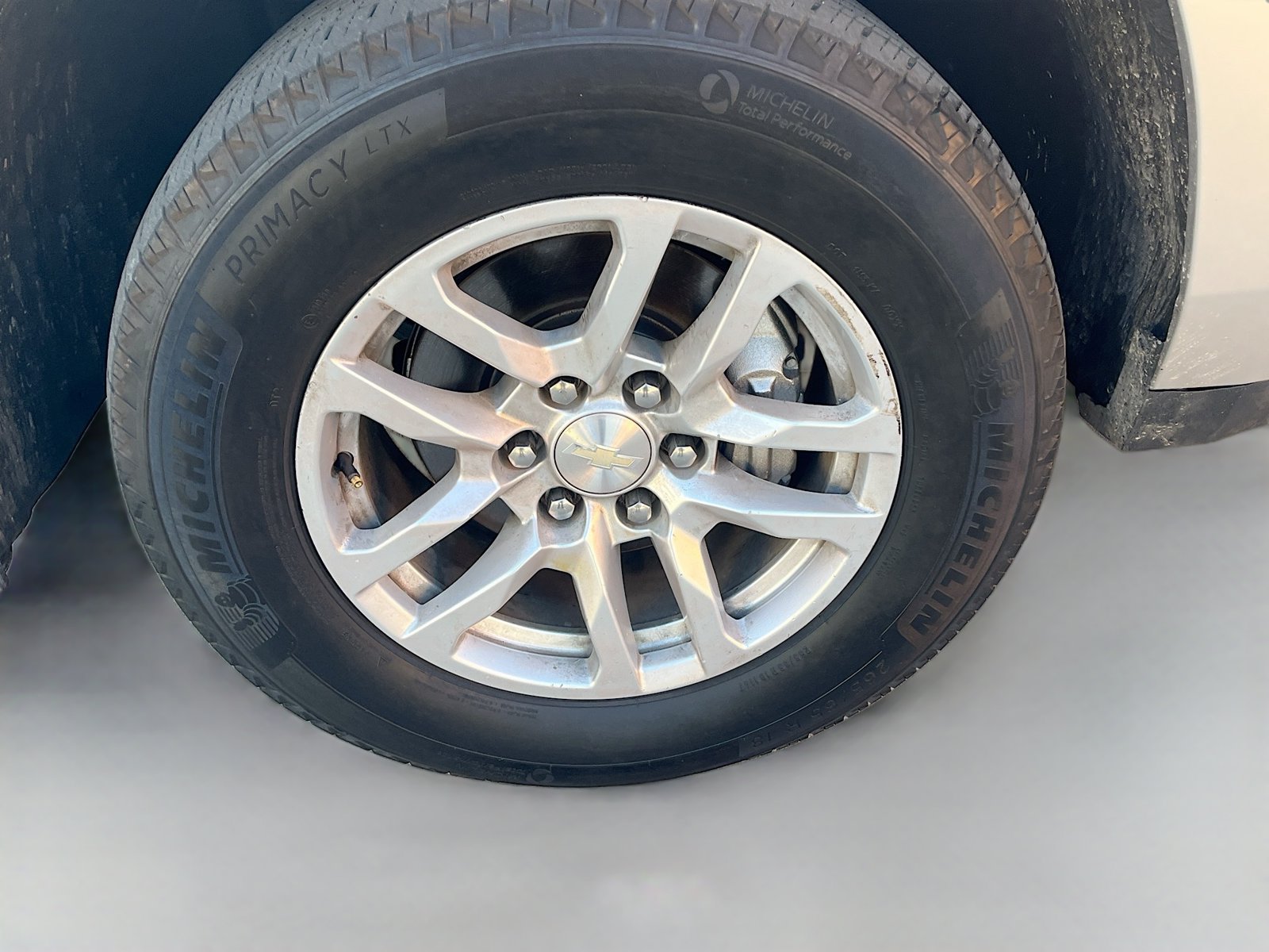 Used 2023 Chevrolet Tahoe LT w/ Luxury Package RWD image 33