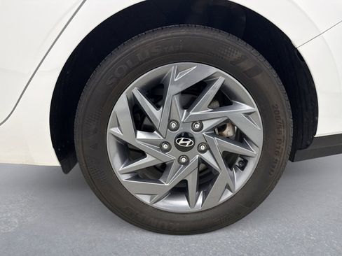 Used 2024 Hyundai Elantra SEL image 22