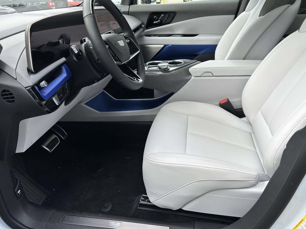 New 2026 Cadillac Optiq Sport 1 w/ LPO, ONYX Package RWD image 21
