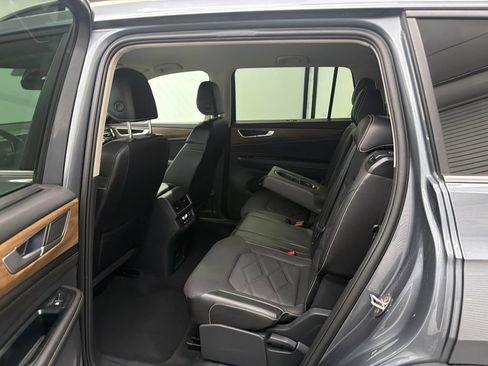 Used 2024 Volkswagen Atlas SE AWD/4WD image 22