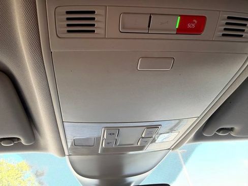 Certified 2025 Volkswagen Taos SE AWD/4WD image 24