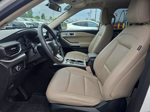 Certified 2023 Ford Explorer XLT w/ Equipment Group 202A AWD/4WD image 13