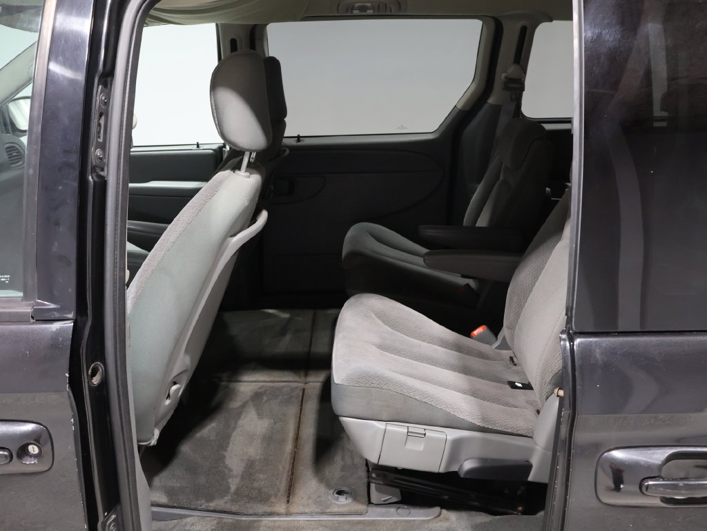 Used 2005 Dodge Grand Caravan SXT FWD image 17