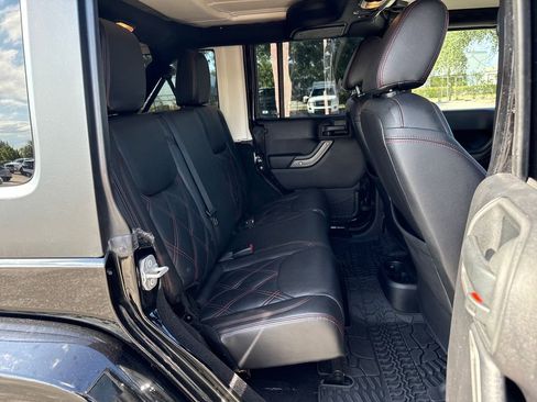 Used 2015 Jeep Wrangler Unlimited Sport w/ Quick Order Package 24S AWD/4WD image 24