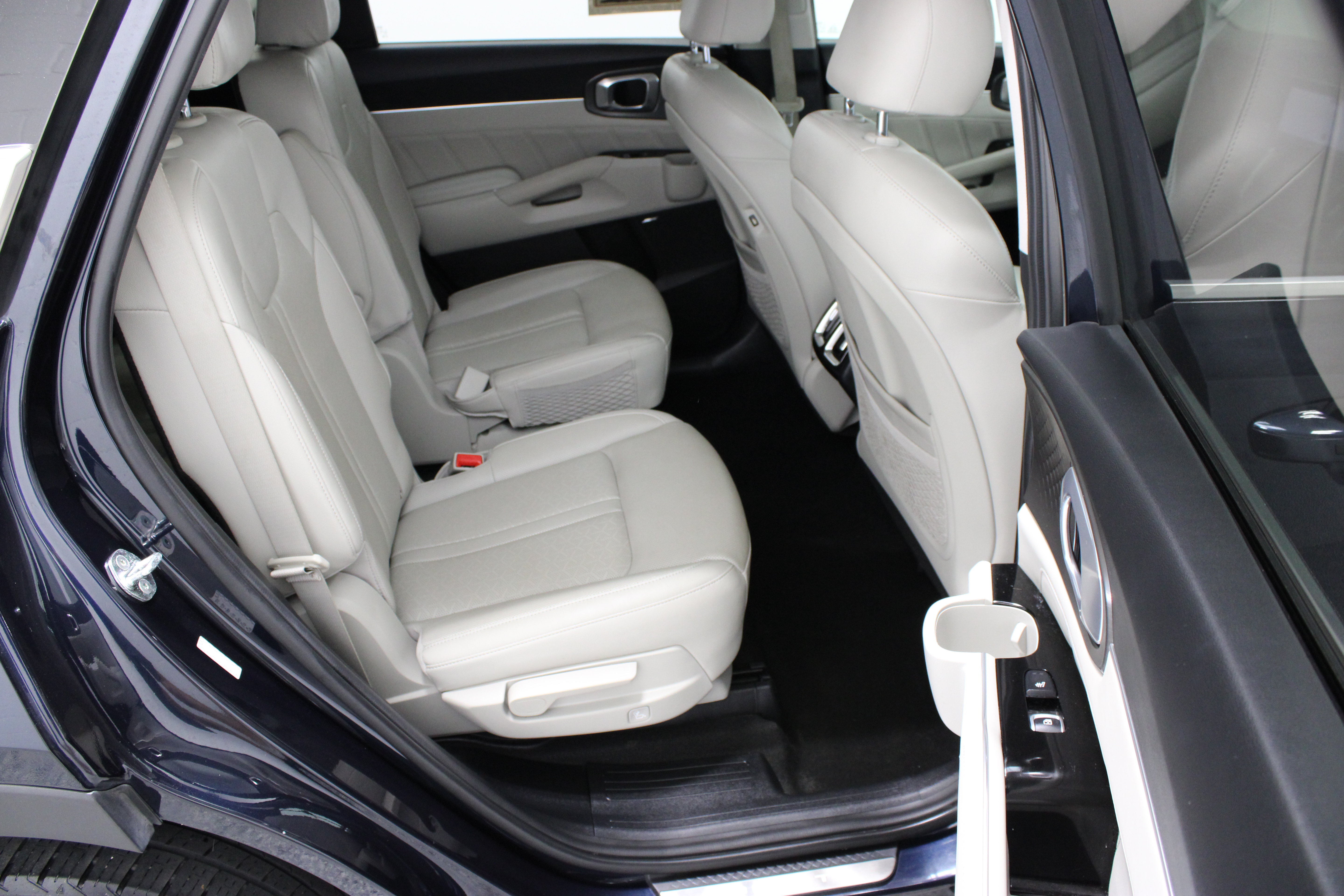 Used 2022 Kia Sorento SX Prestige AWD/4WD image 36
