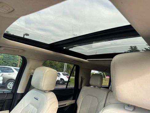 Used 2019 Ford Expedition Max Platinum AWD/4WD image 16