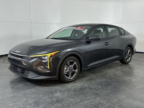 Used 2025 Kia K4 LXS image 4