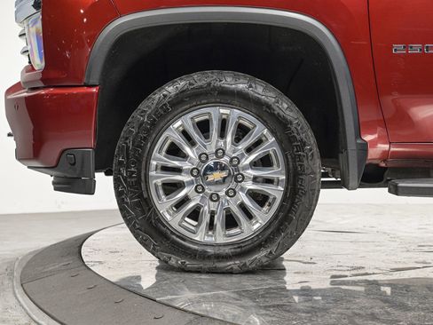 Used 2022 Chevrolet Silverado 2500 High Country w/ Safety Package II image 3