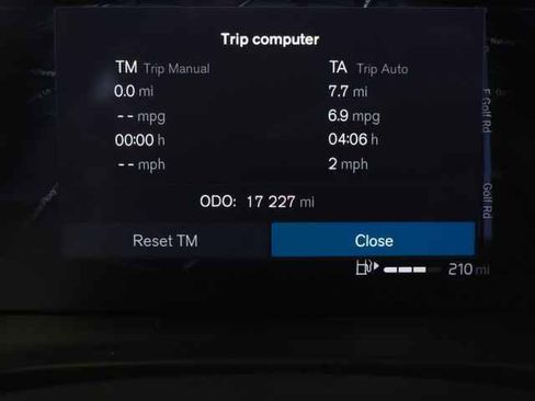 Certified 2025 Volvo XC40 B5 Core image 23