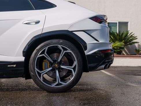 Used 2024 Lamborghini Urus S image 36