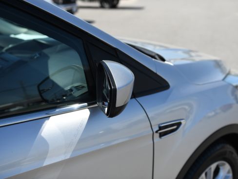 Used 2018 Ford Escape SE image 5